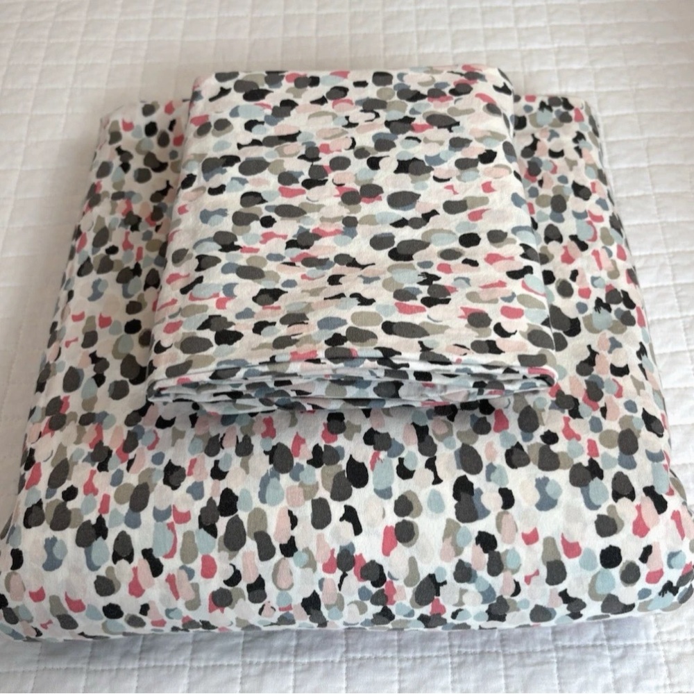 IKEA Printed Bedding Set in White, Black, Pink, Gray